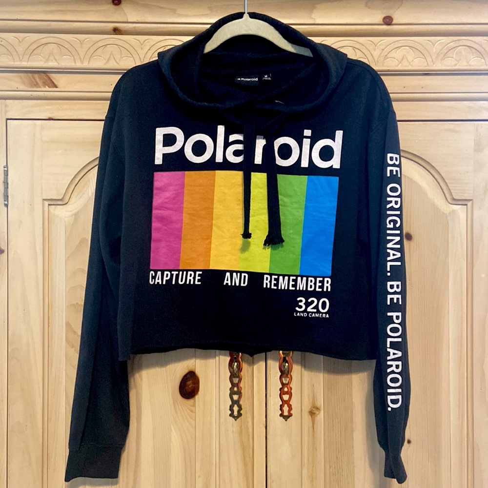 Vintage inspired Polaroid -“Capture & Remember” cropped pullover hoodie.